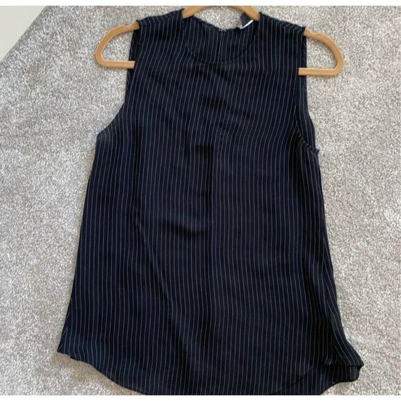 Theory NWOT ‘Brennia’ Silk Pinstripe Sheer Shell Blouse Top in Black Size Medium - Picture 4 of 8